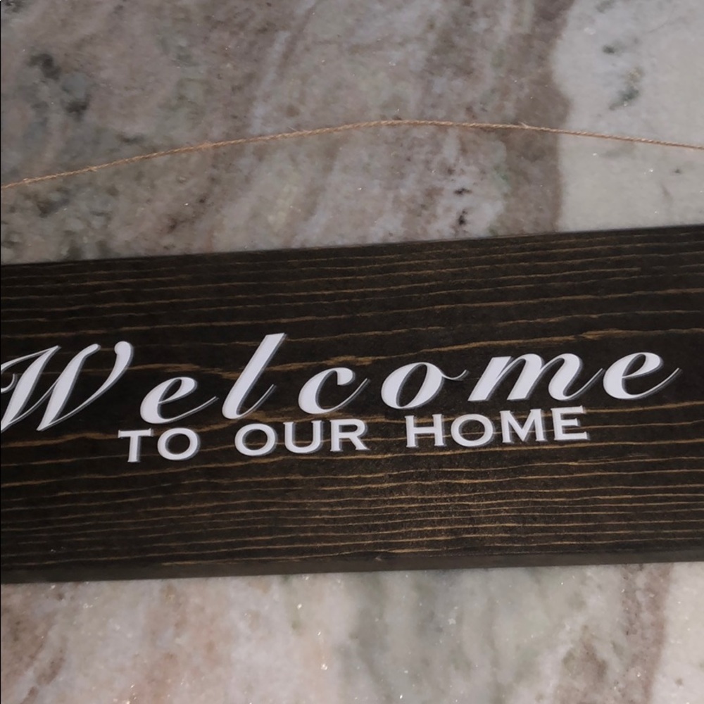 Welcome wood sign